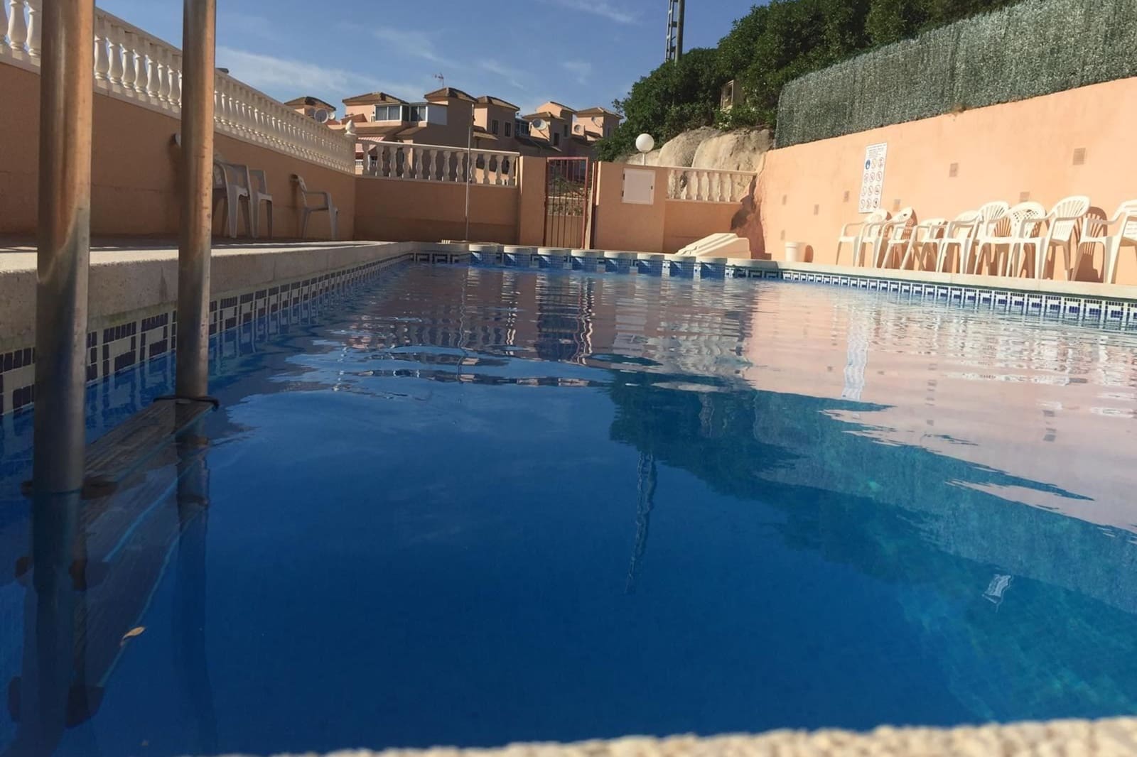 Casa de 3 habitaciones en Playa Flamenca en venta con piscina - 285.000 € (Ref: 9918987)