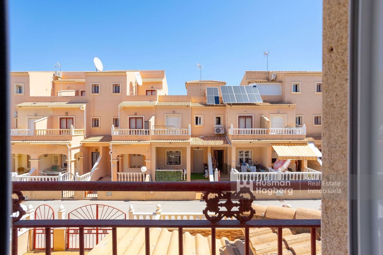 3 bedroom Townhouse for sale in Playa Flamenca with pool - € 285,000 (Ref: 9918987)