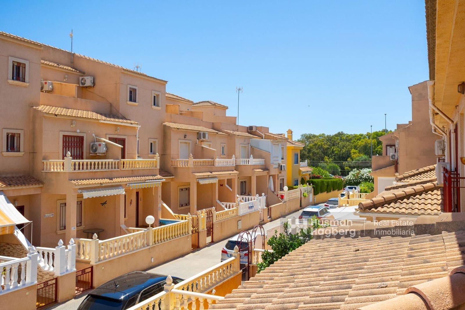 3 bedroom Townhouse for sale in Playa Flamenca with pool - € 285,000 (Ref: 9918987)