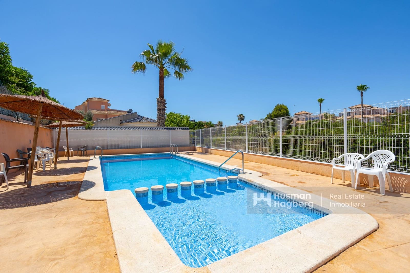 3 bedroom Townhouse for sale in Playa Flamenca with pool - € 285,000 (Ref: 9918987)