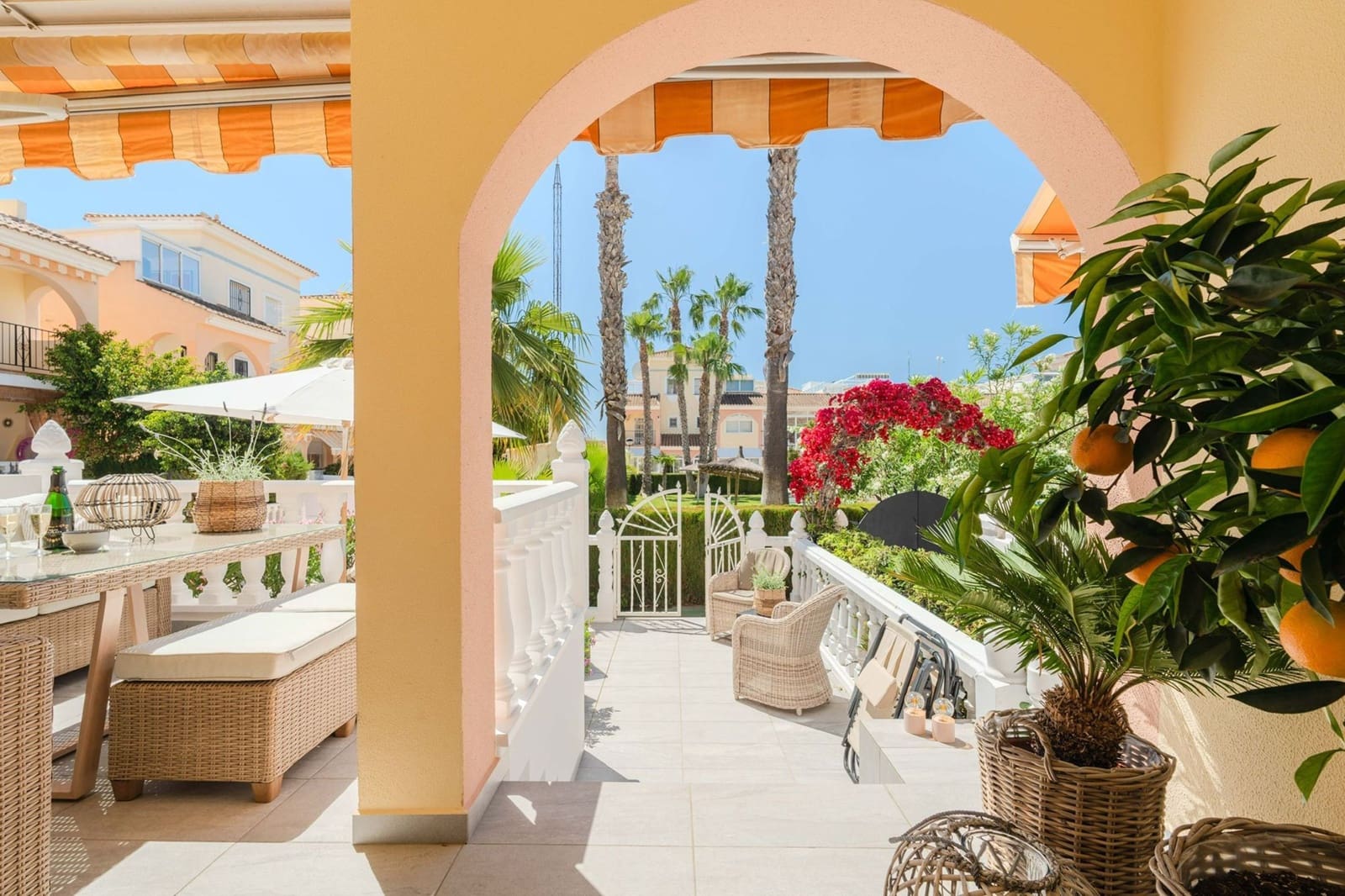 3 bedroom Townhouse for sale in Punta Prima with pool - € 280,000 (Ref: 9928051)