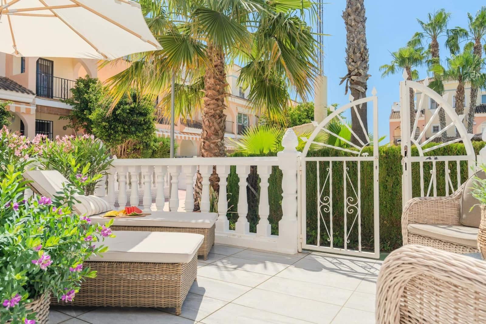 3 bedroom Townhouse for sale in Punta Prima with pool - € 280,000 (Ref: 9928051)