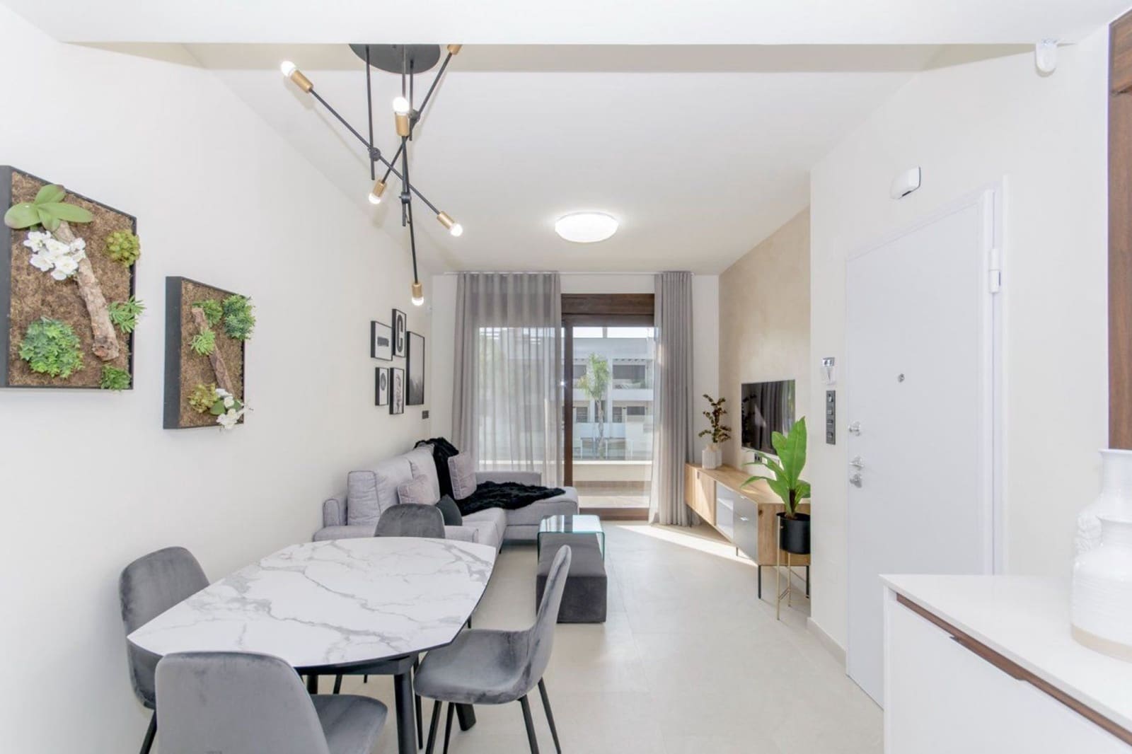 2 soverom Leilighet til salgs i Los Altos med svømmebasseng - € 320 000 (Ref: 9938689)
