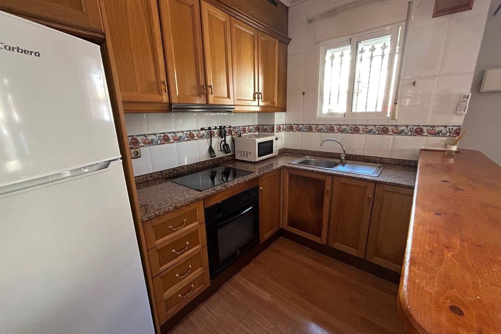 2 makuuhuone Huvila myytävänä paikassa Playa Flamenca mukana uima-altaan - 198 000 € (Ref: 9938988)