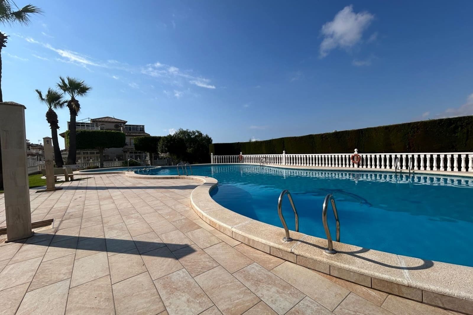 2 makuuhuone Huvila myytävänä paikassa Playa Flamenca mukana uima-altaan - 198 000 € (Ref: 9938988)