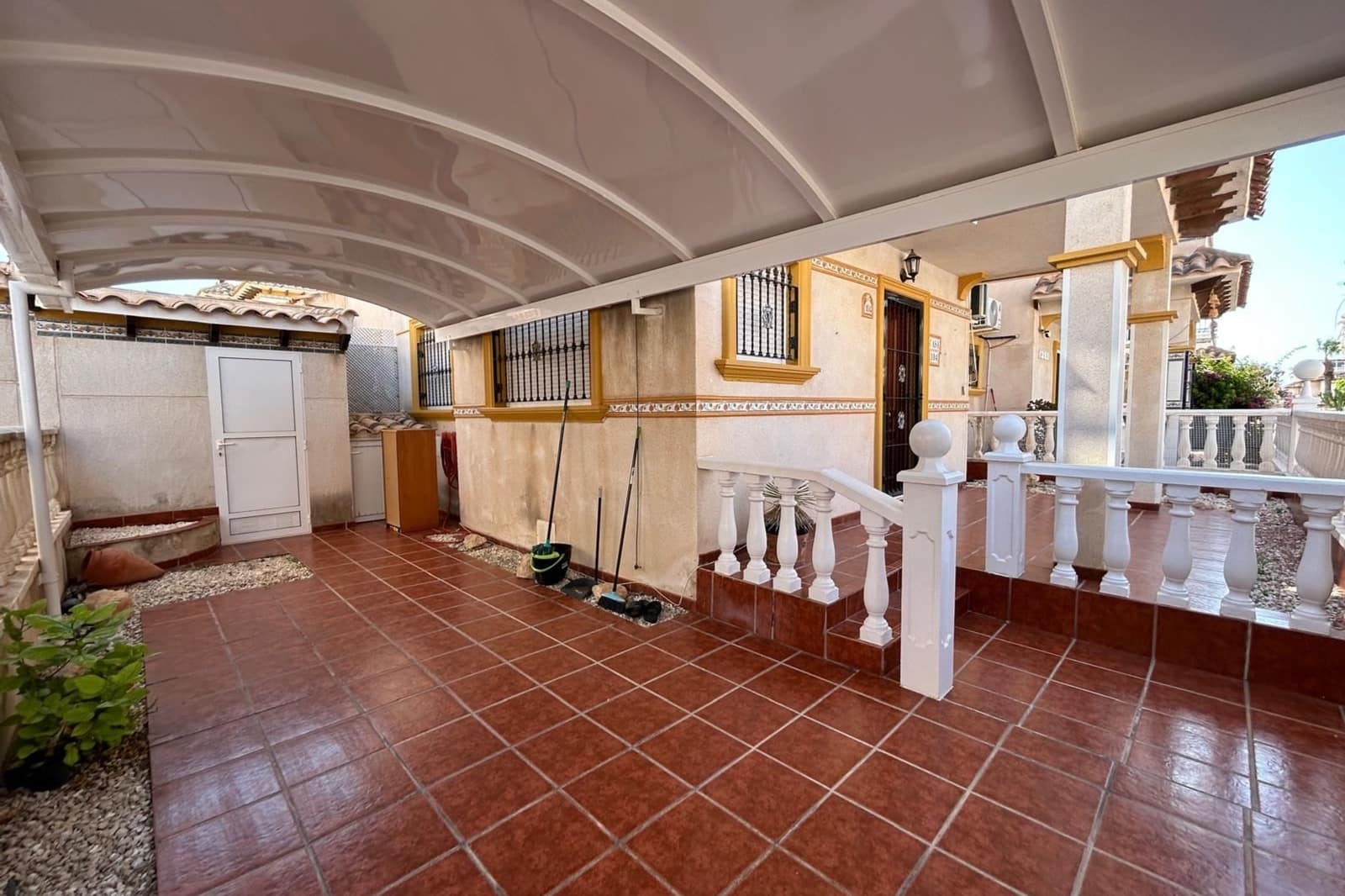 2 makuuhuone Huvila myytävänä paikassa Playa Flamenca mukana uima-altaan - 198 000 € (Ref: 9938988)