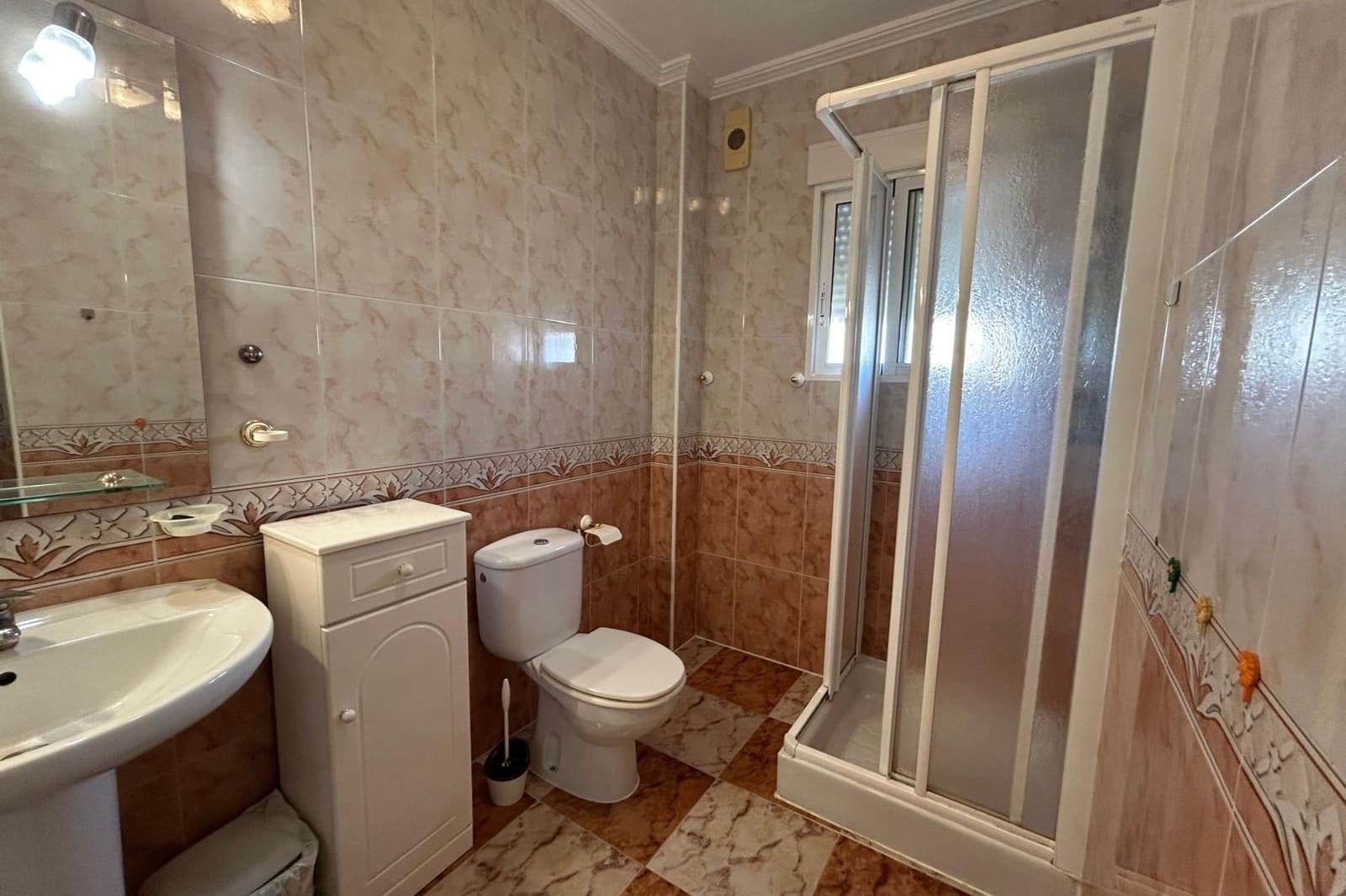 2 makuuhuone Huvila myytävänä paikassa Playa Flamenca mukana uima-altaan - 198 000 € (Ref: 9938988)