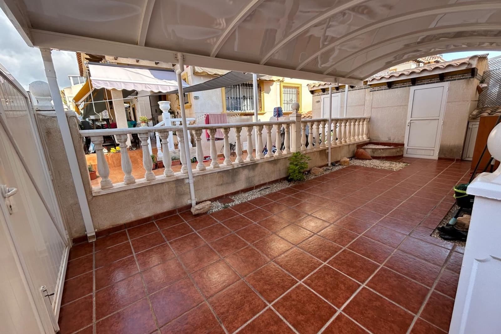 2 makuuhuone Huvila myytävänä paikassa Playa Flamenca mukana uima-altaan - 198 000 € (Ref: 9938988)