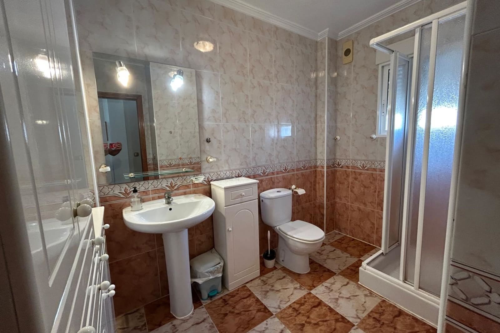 2 makuuhuone Huvila myytävänä paikassa Playa Flamenca mukana uima-altaan - 198 000 € (Ref: 9938988)