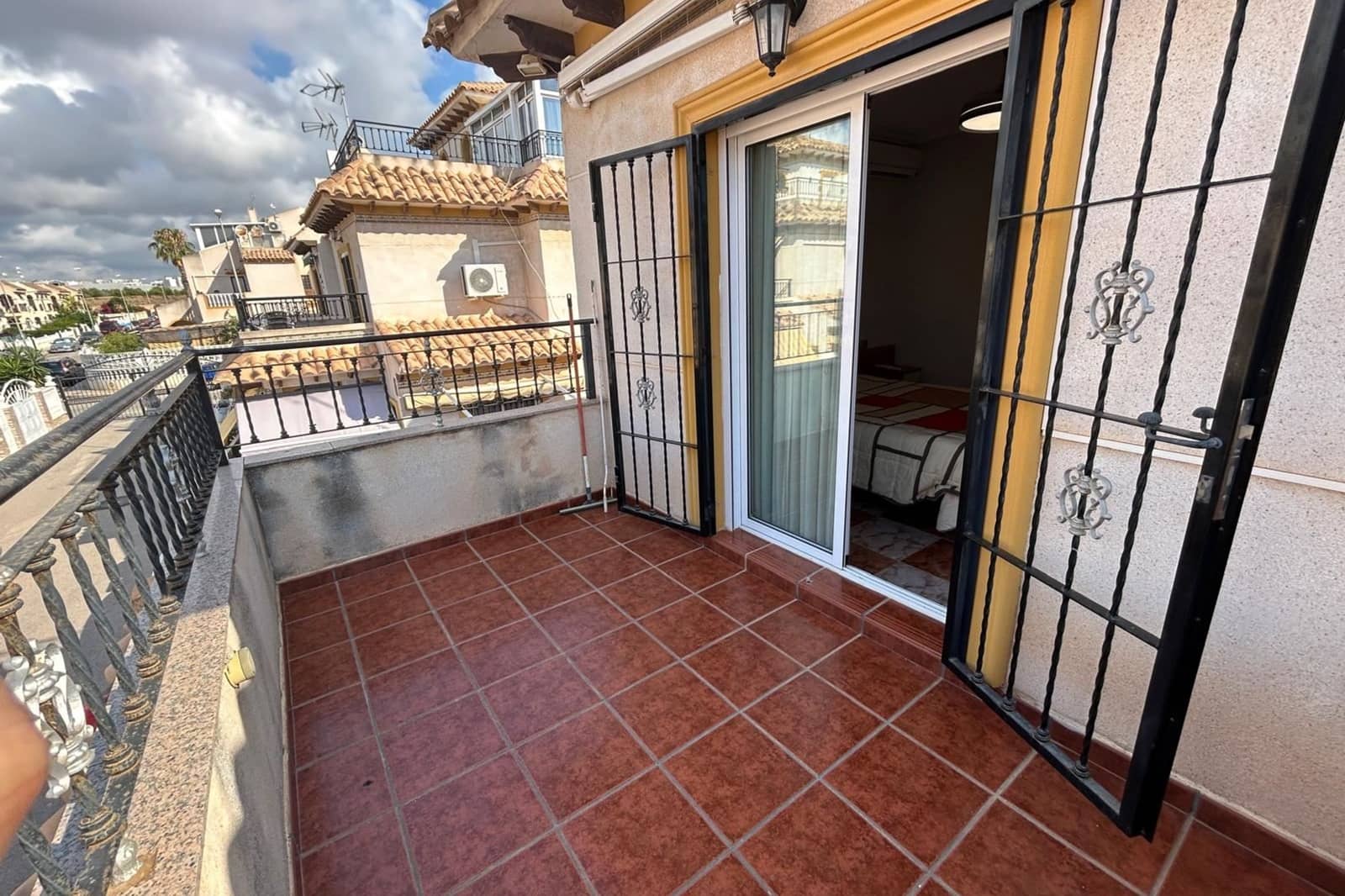 2 makuuhuone Huvila myytävänä paikassa Playa Flamenca mukana uima-altaan - 198 000 € (Ref: 9938988)