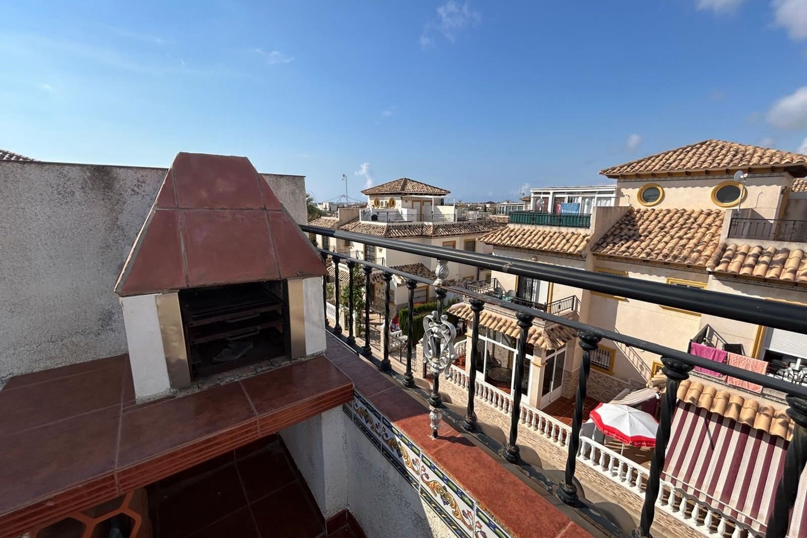 2 makuuhuone Huvila myytävänä paikassa Playa Flamenca mukana uima-altaan - 198 000 € (Ref: 9938988)