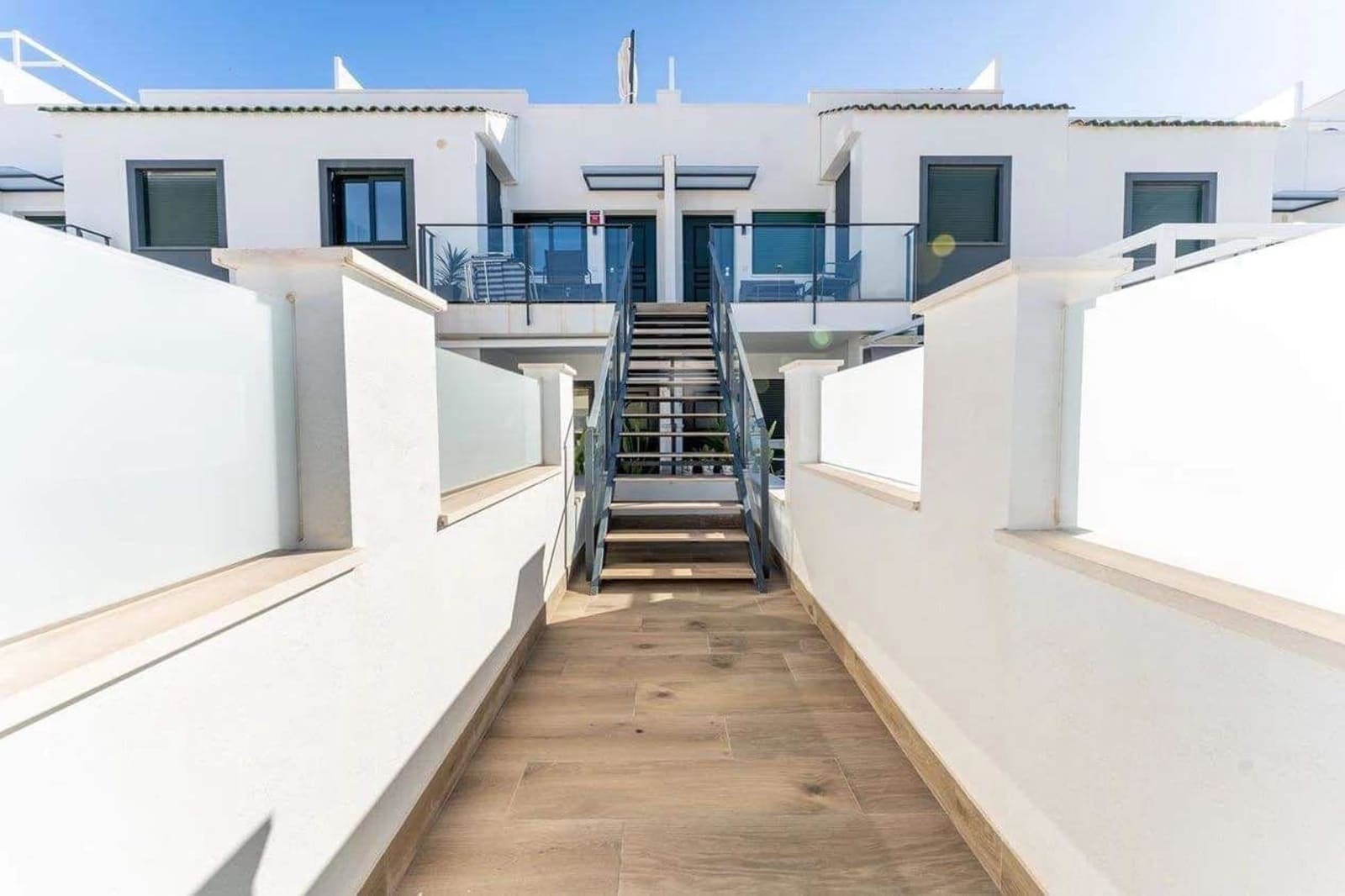 2 soveværelse Lejlighed til salg i La Zenia med swimmingpool - € 239.900 (Ref: 9941525)