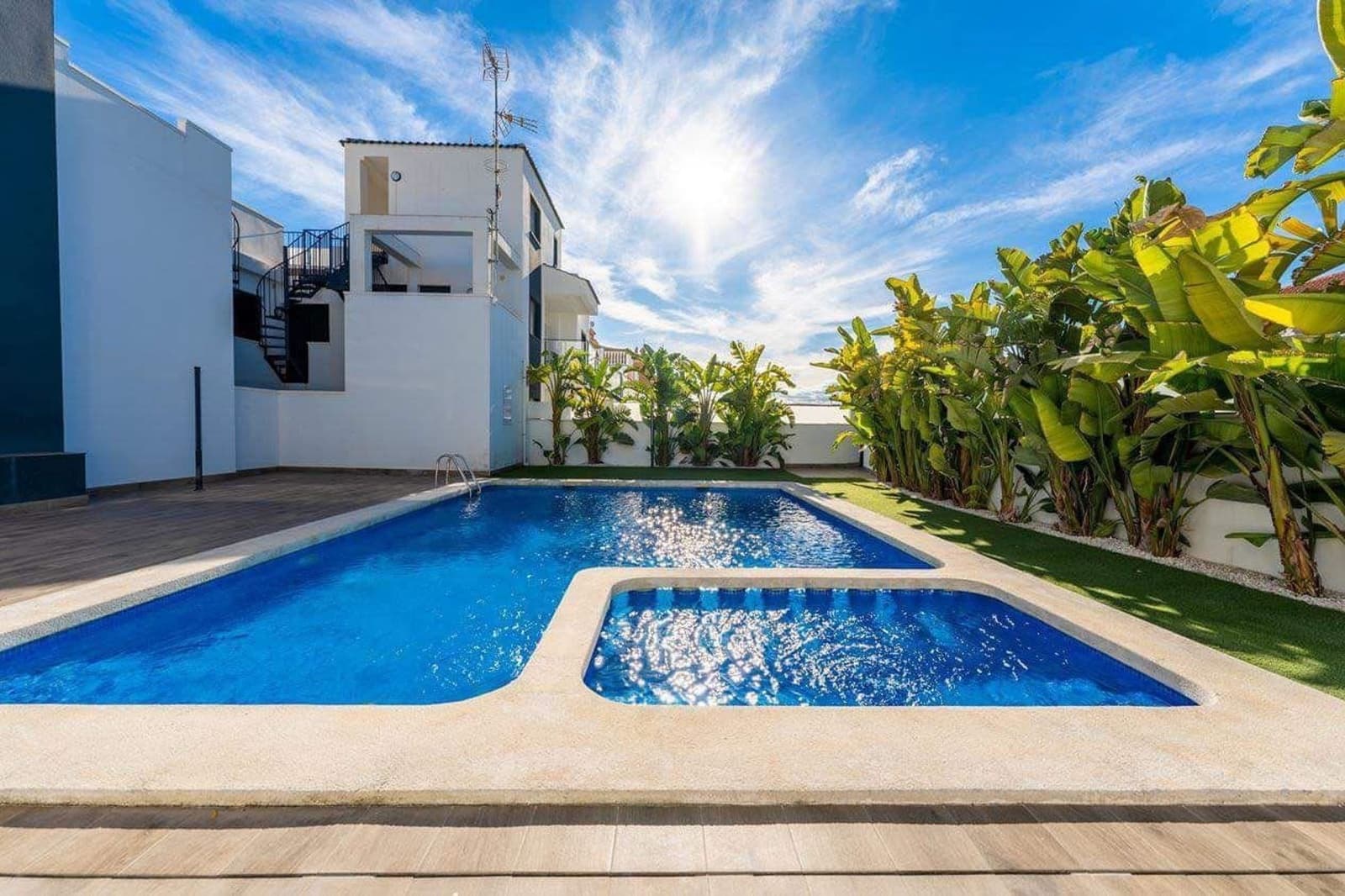 2 soveværelse Lejlighed til salg i La Zenia med swimmingpool - € 239.900 (Ref: 9941525)