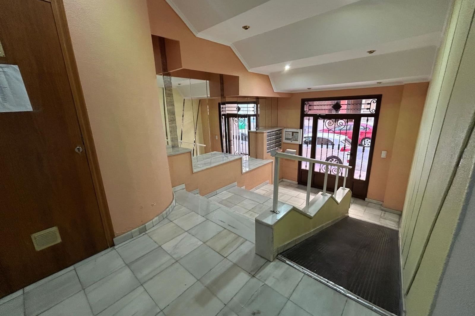 2 Zimmer Apartment zu verkaufen in Torrevieja - 170.000 € (Ref: 9948827)
