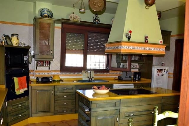 4 slaapkamer Villa te koop in San Miguel de Salinas met zwembad - € 600.000 (Ref: 9950490)