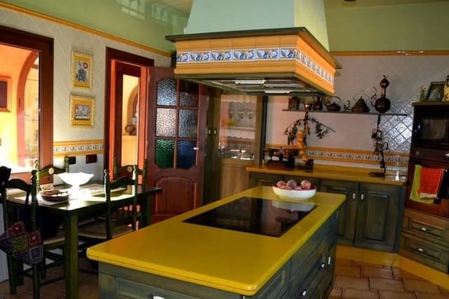 4 slaapkamer Villa te koop in San Miguel de Salinas met zwembad - € 600.000 (Ref: 9950490)