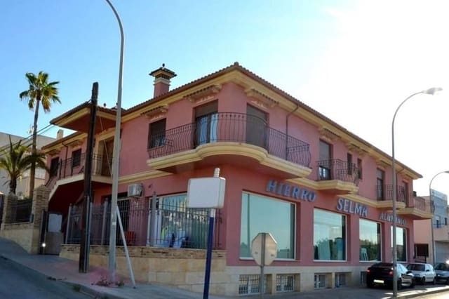 4 slaapkamer Villa te koop in San Miguel de Salinas met zwembad - € 600.000 (Ref: 9950490)