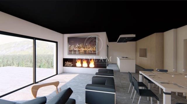 4 camera da letto Villa in vendita in Roca Grossa, Lloret de Mar con piscina garage - 380.000 € (Rif: 10017551)
