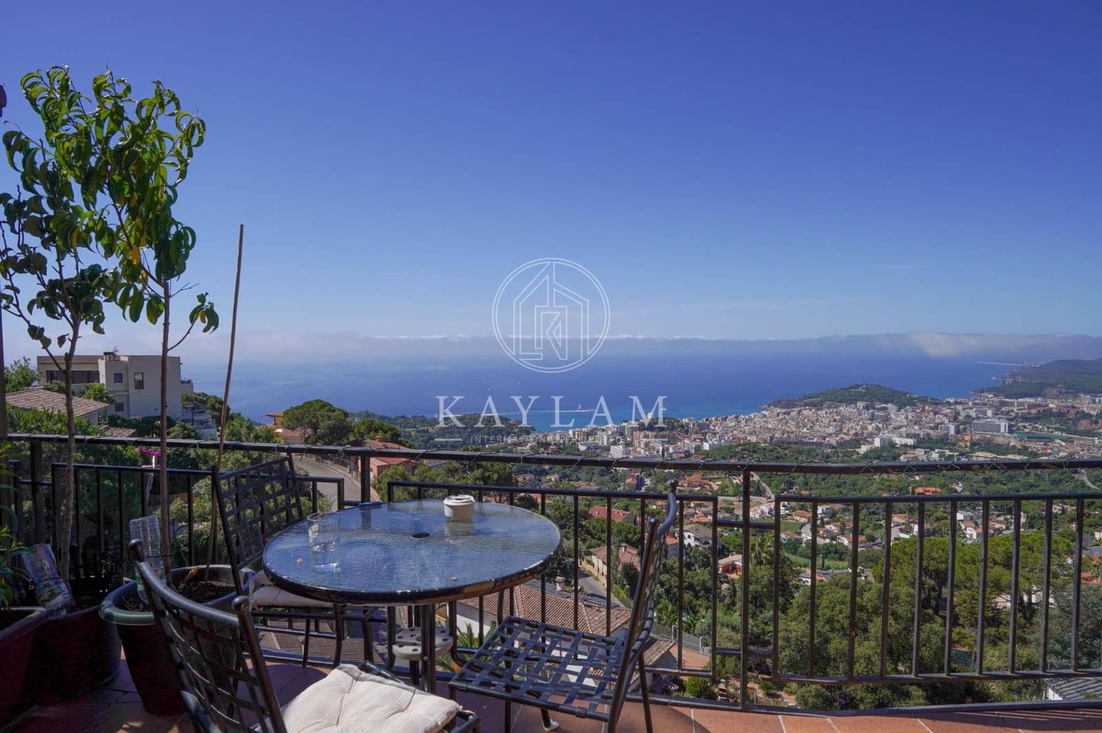 13 Zimmer Villa zu verkaufen in Lloret de Mar mit Pool Garage - 1.850.000 € (Ref: 10020963)