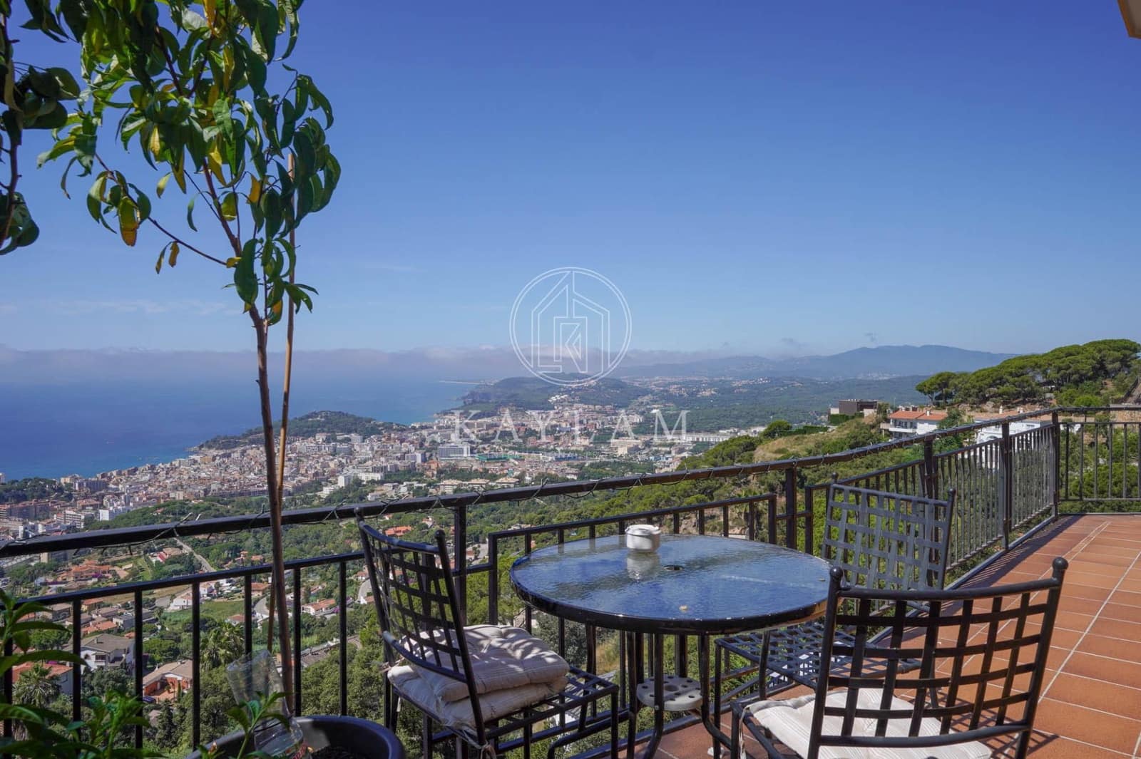 13 Zimmer Villa zu verkaufen in Lloret de Mar mit Pool Garage - 1.850.000 € (Ref: 10020963)