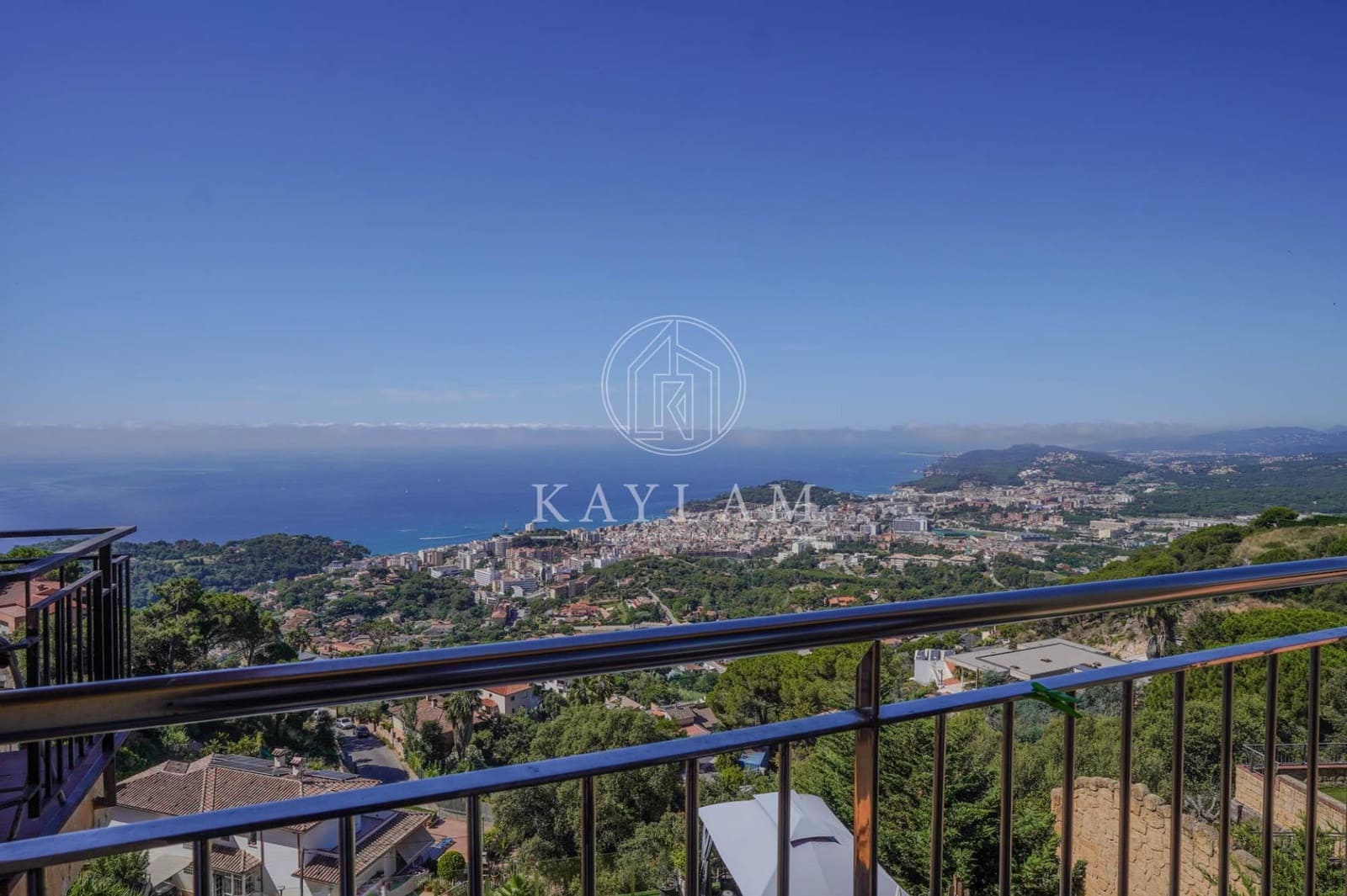13 Zimmer Villa zu verkaufen in Lloret de Mar mit Pool Garage - 1.850.000 € (Ref: 10020963)