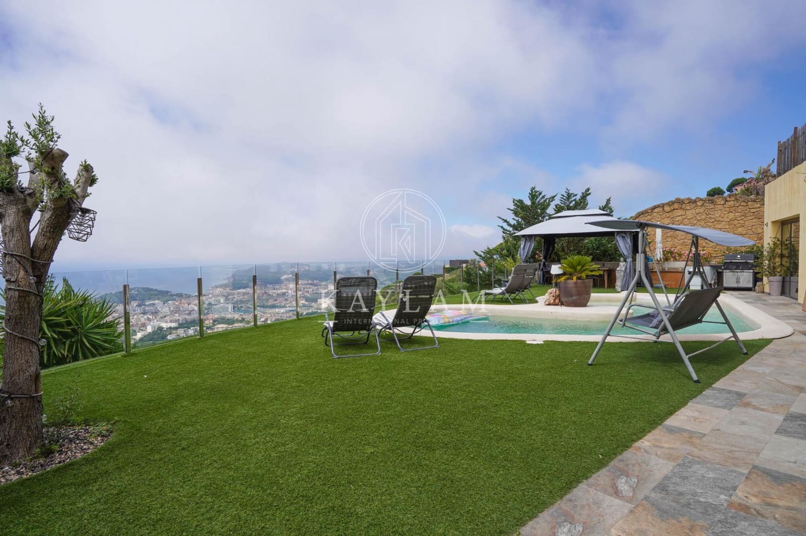 13 Zimmer Villa zu verkaufen in Lloret de Mar mit Pool Garage - 1.850.000 € (Ref: 10020963)
