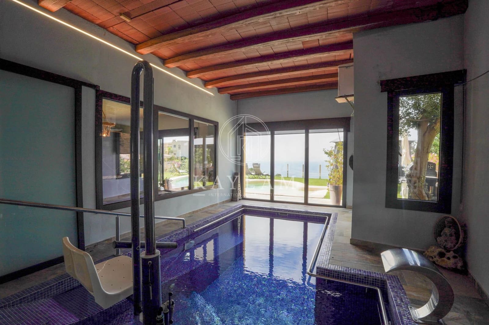 13 Zimmer Villa zu verkaufen in Lloret de Mar mit Pool Garage - 1.850.000 € (Ref: 10020963)