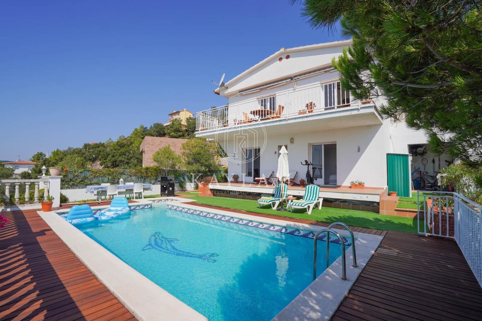 3 makuuhuone Huvila myytävänä paikassa Lloret de Mar mukana uima-altaan 
autotalli - 325 000 € (Ref: 10025665)