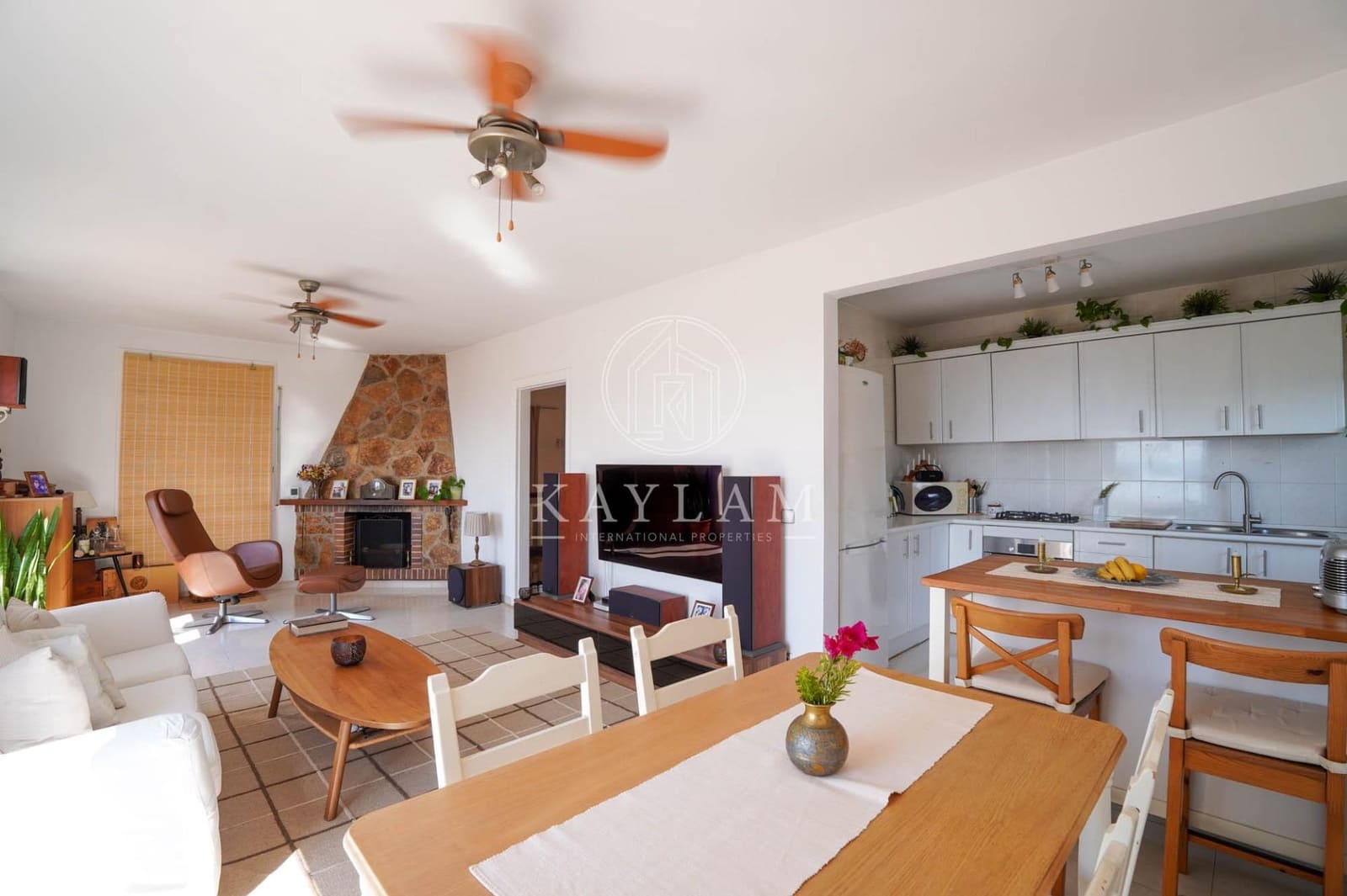 3 makuuhuone Huvila myytävänä paikassa Lloret de Mar mukana uima-altaan 
autotalli - 325 000 € (Ref: 10025665)