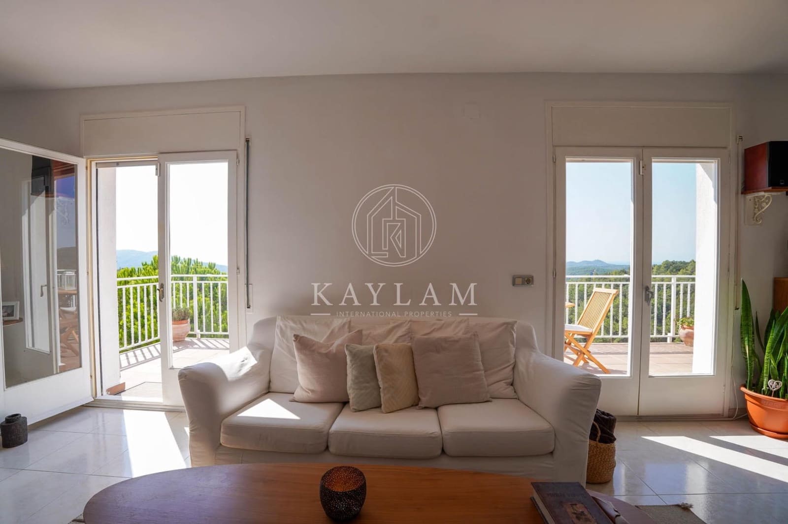 3 makuuhuone Huvila myytävänä paikassa Lloret de Mar mukana uima-altaan 
autotalli - 325 000 € (Ref: 10025665)