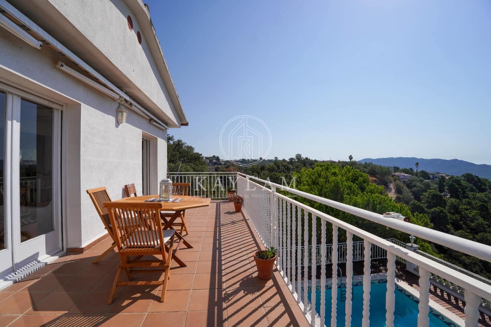 3 makuuhuone Huvila myytävänä paikassa Lloret de Mar mukana uima-altaan 
autotalli - 325 000 € (Ref: 10025665)