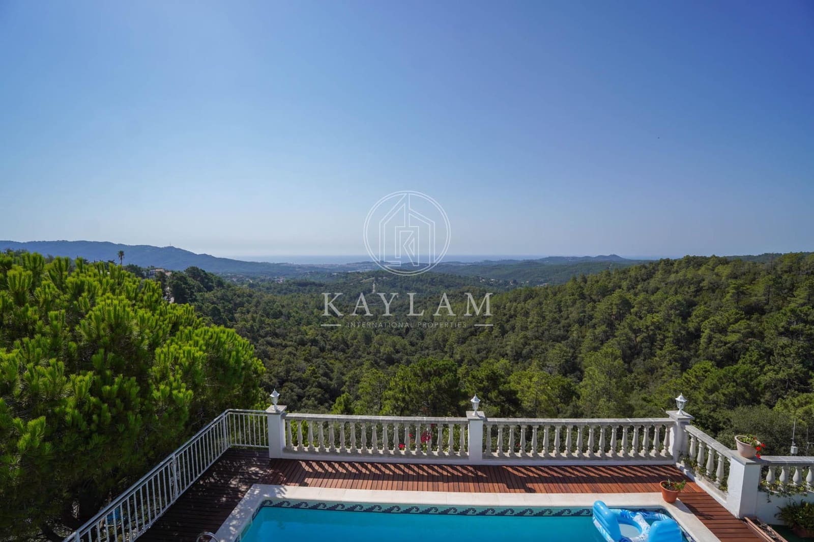 3 makuuhuone Huvila myytävänä paikassa Lloret de Mar mukana uima-altaan 
autotalli - 325 000 € (Ref: 10025665)