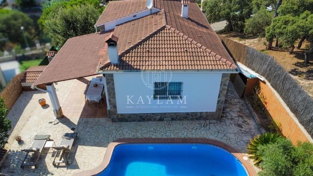 3 camera da letto Villa in vendita in Lloret de Mar con piscina garage - 399.000 € (Rif: 10028908)