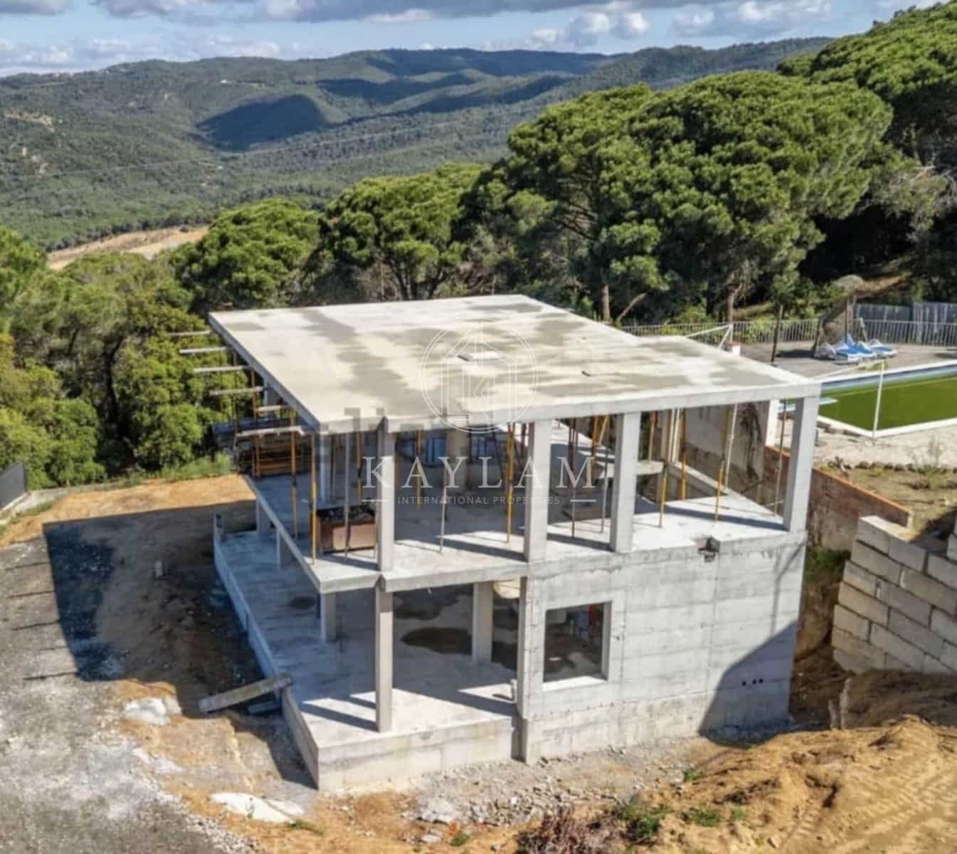 3 slaapkamer Villa te koop in Lloret de Mar met zwembad garage - € 475.000 (Ref: 10028909)