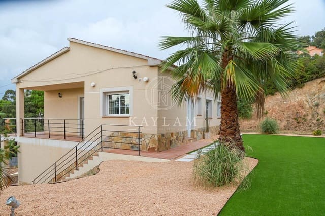 3 chambre Villa/Maison à vendre à Aiguaviva Parc, Vidreres avec piscine garage - 359 000 € (Ref: 10032087)