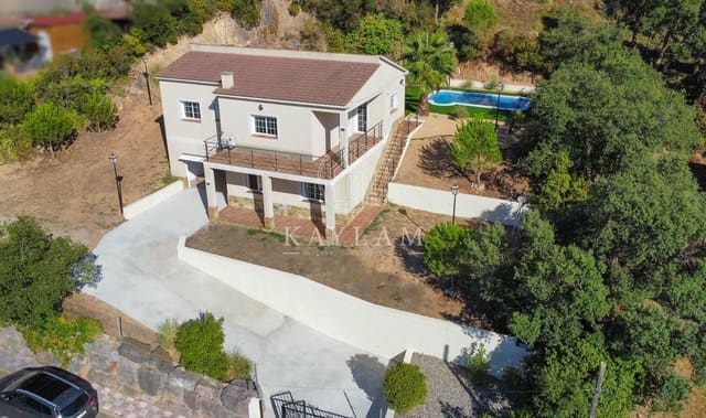 3 chambre Villa/Maison à vendre à Aiguaviva Parc, Vidreres avec piscine garage - 359 000 € (Ref: 10032087)