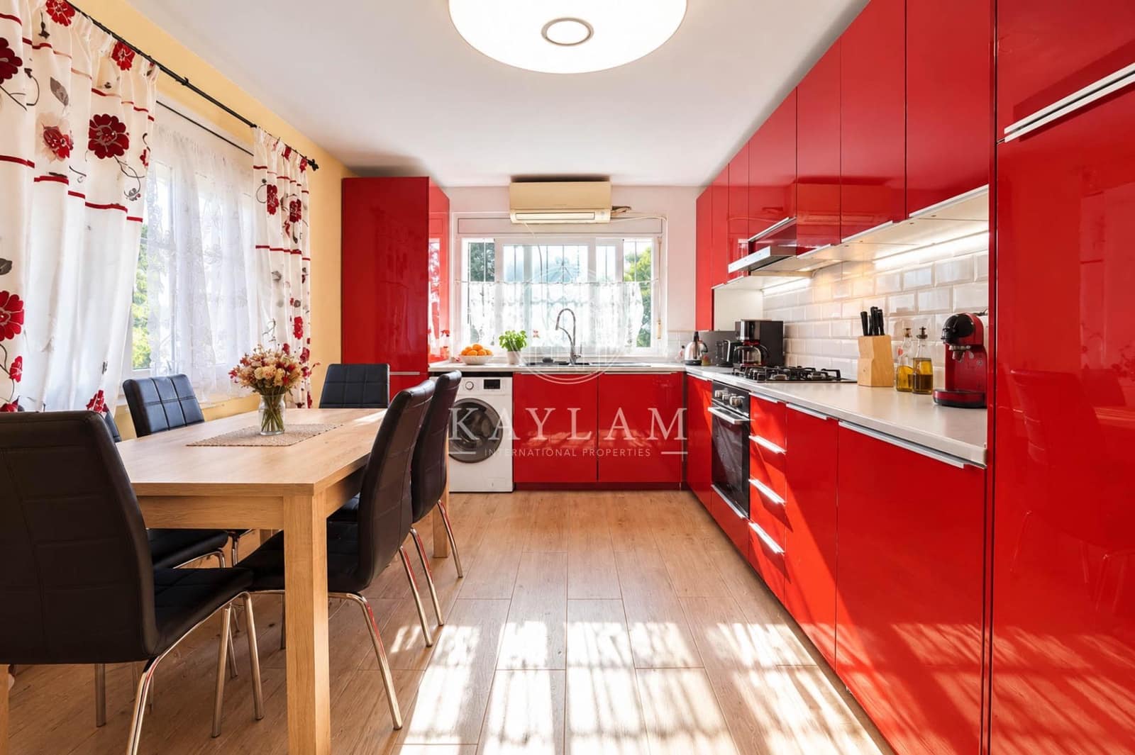 Chalet de 5 habitaciones en Lloret de Mar en venta con piscina garaje - 420.000 € (Ref: 10187133)