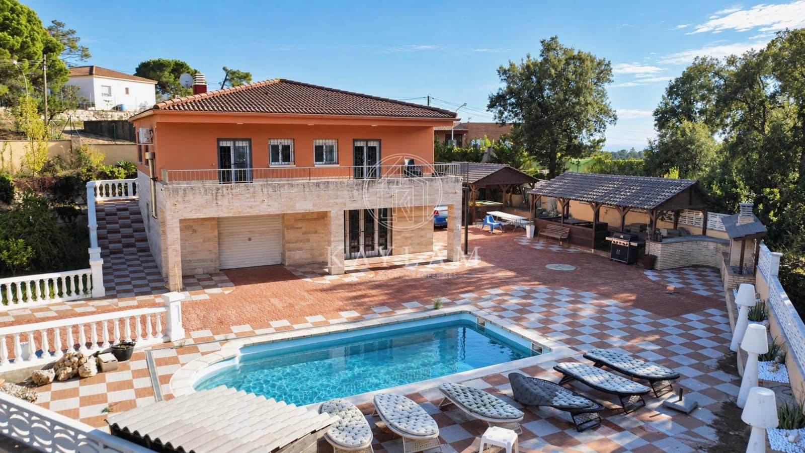 Chalet de 5 habitaciones en Lloret de Mar en venta con piscina garaje - 420.000 € (Ref: 10187133)