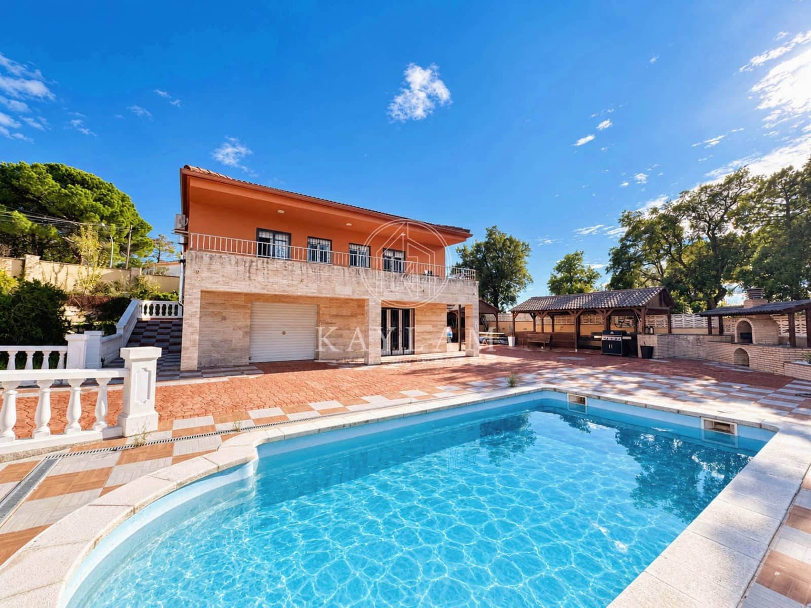 Chalet de 5 habitaciones en Lloret de Mar en venta con piscina garaje - 420.000 € (Ref: 10187133)