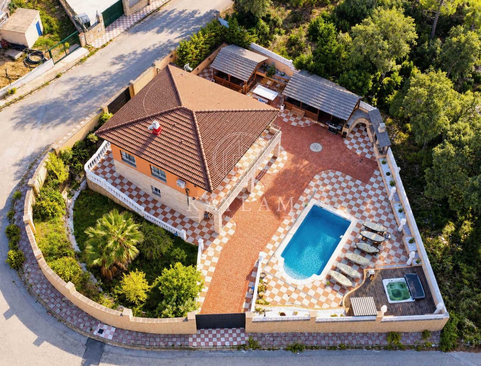 Chalet de 5 habitaciones en Lloret de Mar en venta con piscina garaje - 420.000 € (Ref: 10187133)