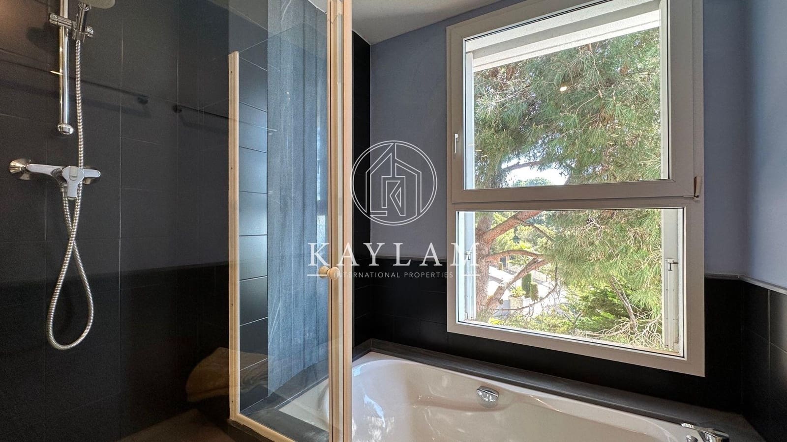 4 soveværelse Villa til salg i Lloret de Mar med swimmingpool - € 2.950.000 (Ref: 7557611)