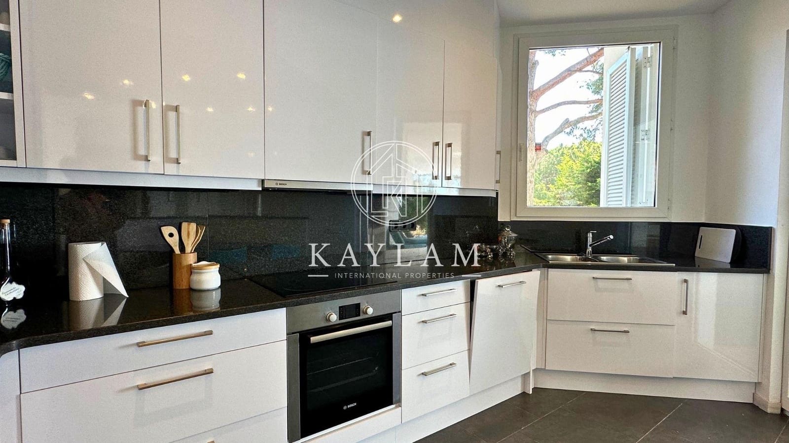 4 soveværelse Villa til salg i Lloret de Mar med swimmingpool - € 2.950.000 (Ref: 7557611)