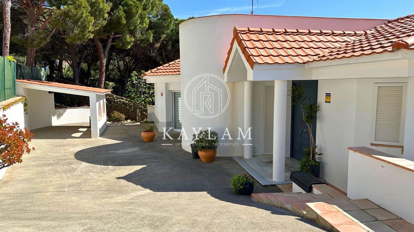 4 soveværelse Villa til salg i Lloret de Mar med swimmingpool - € 2.950.000 (Ref: 7557611)