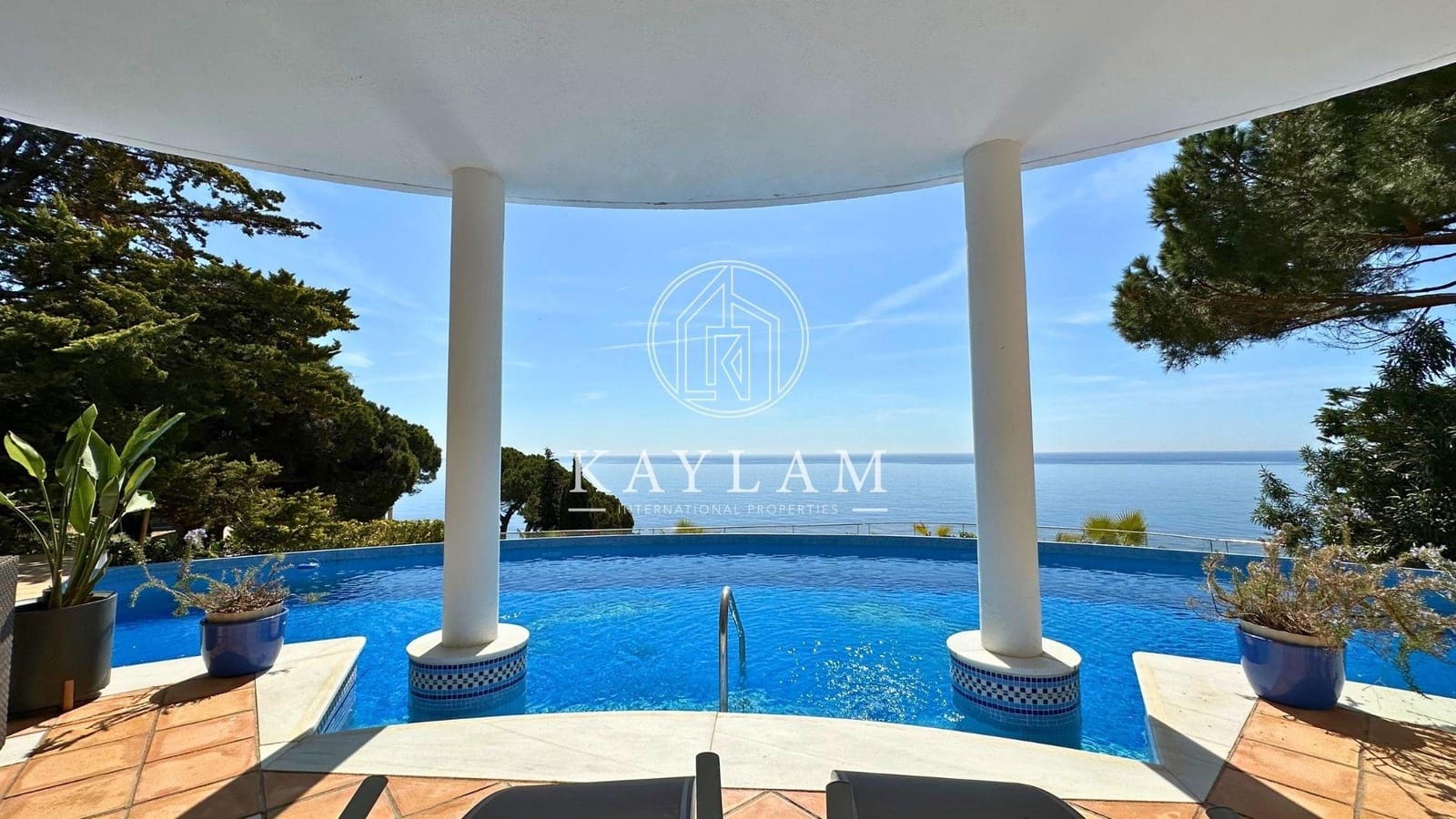 4 soveværelse Villa til salg i Lloret de Mar med swimmingpool - € 2.950.000 (Ref: 7557611)