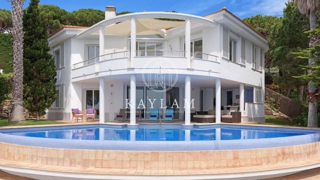 4 soveværelse Villa til salg i Lloret de Mar med swimmingpool - € 2.950.000 (Ref: 7557611)