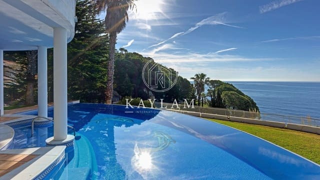 4 soveværelse Villa til salg i Lloret de Mar med swimmingpool - € 2.950.000 (Ref: 7557611)