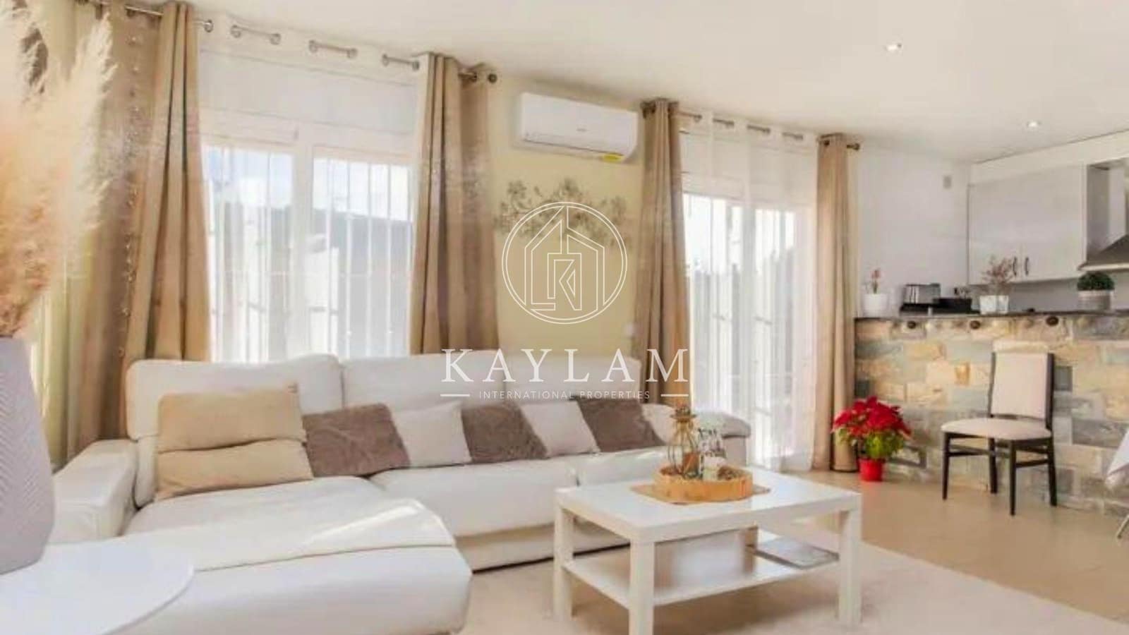 6 soveværelse Villa til salg i Lloret de Mar med swimmingpool - € 450.000 (Ref: 7588787)