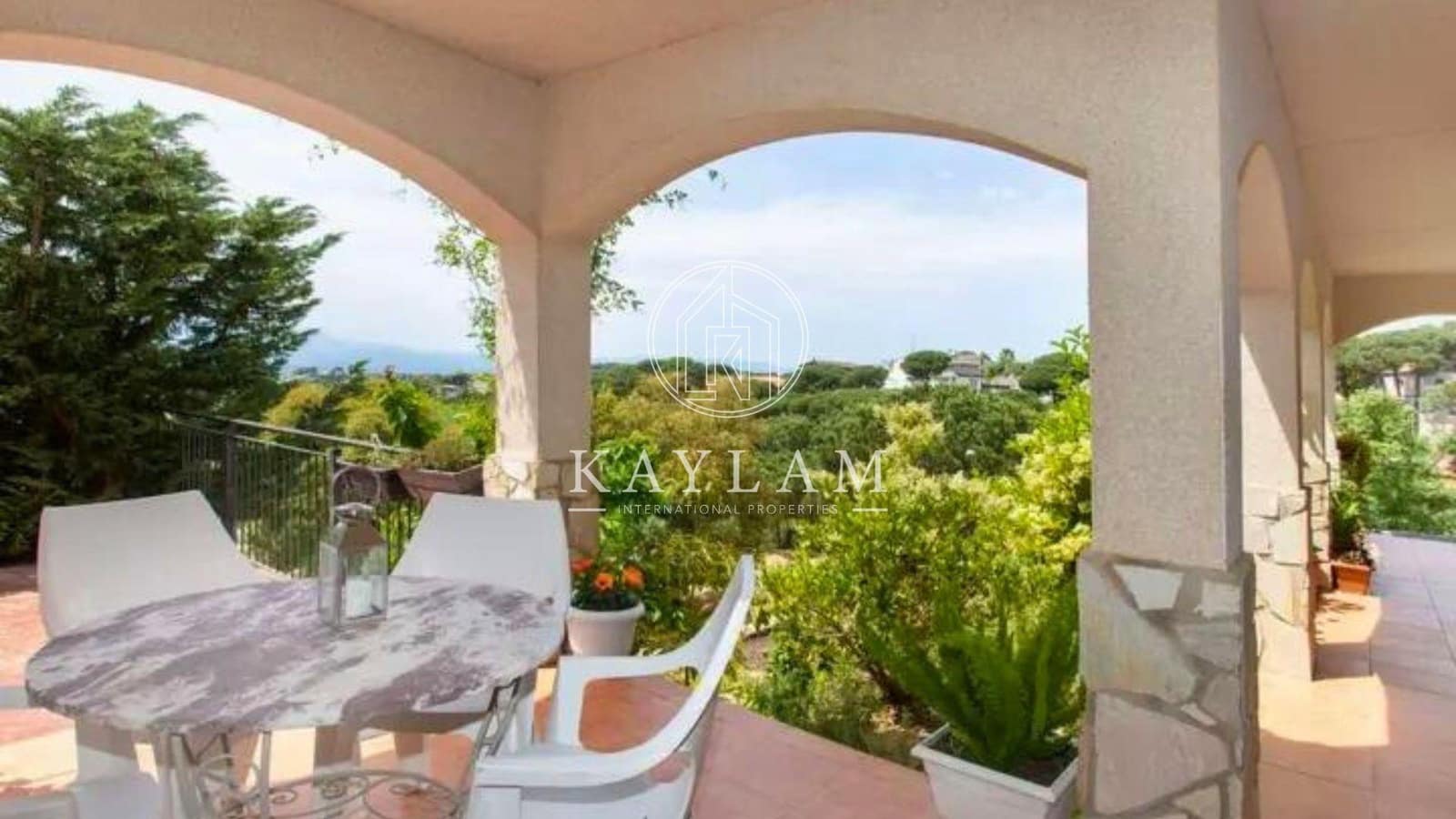 6 soveværelse Villa til salg i Lloret de Mar med swimmingpool - € 450.000 (Ref: 7588787)