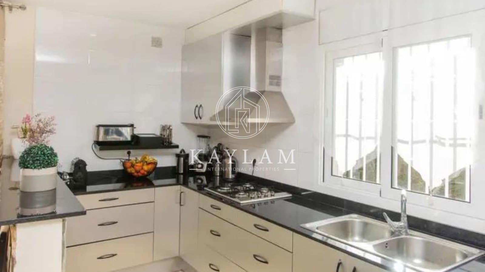 6 soveværelse Villa til salg i Lloret de Mar med swimmingpool - € 450.000 (Ref: 7588787)