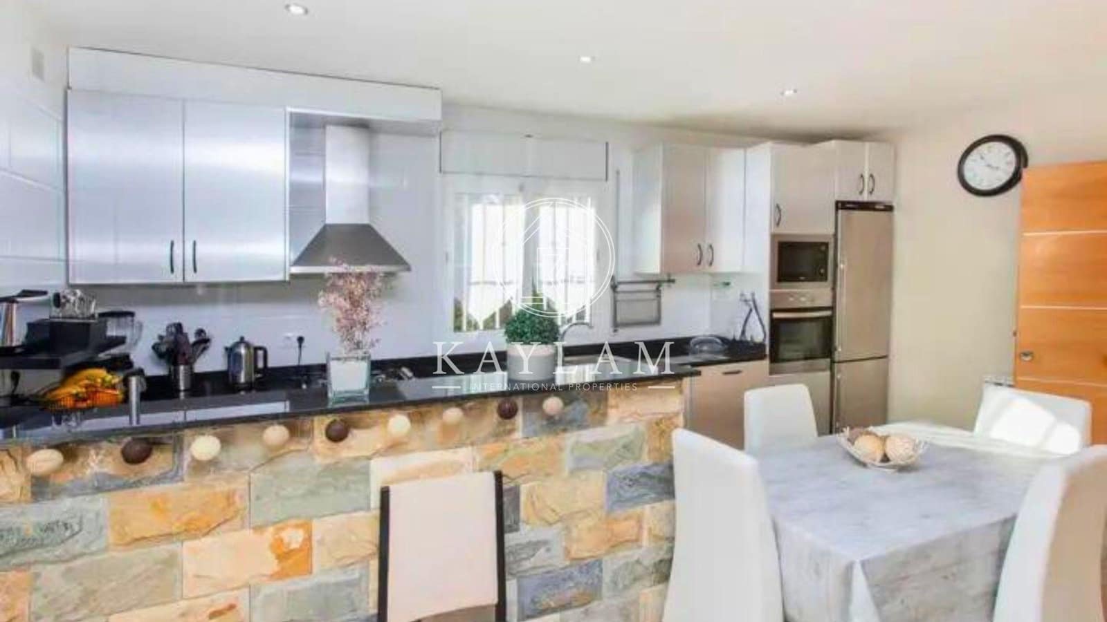 6 soveværelse Villa til salg i Lloret de Mar med swimmingpool - € 450.000 (Ref: 7588787)